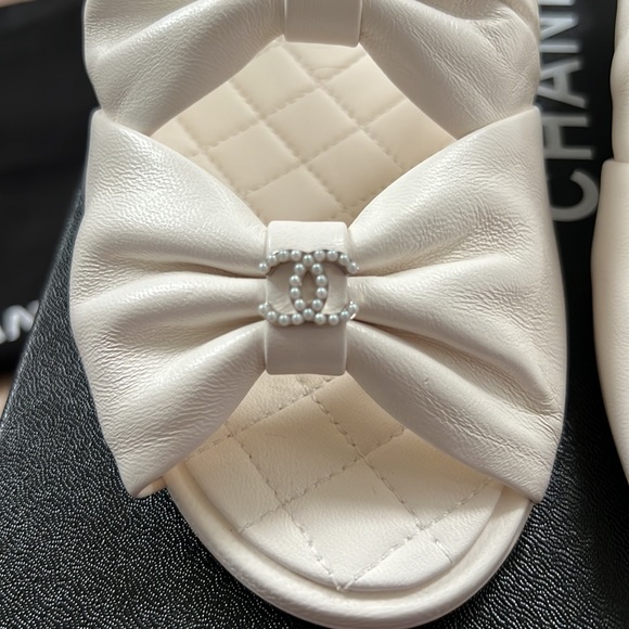 Chanel lambskin sandals, Size 36 - Picture 6 of 10